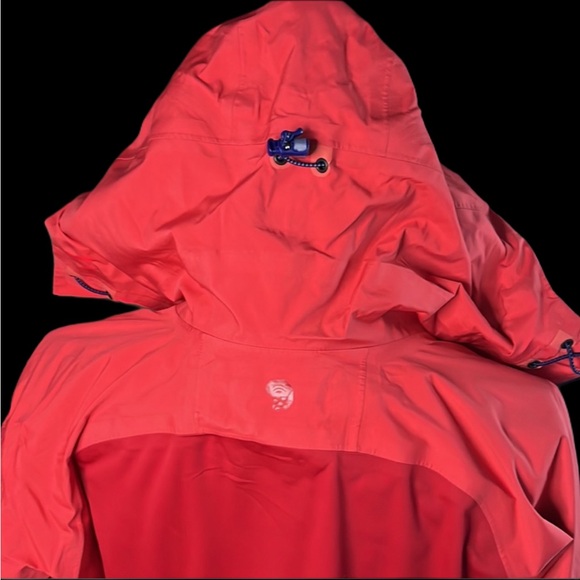 Women’s sz M Mountain Hardwear Rain Jacket - Picture 9 of 12